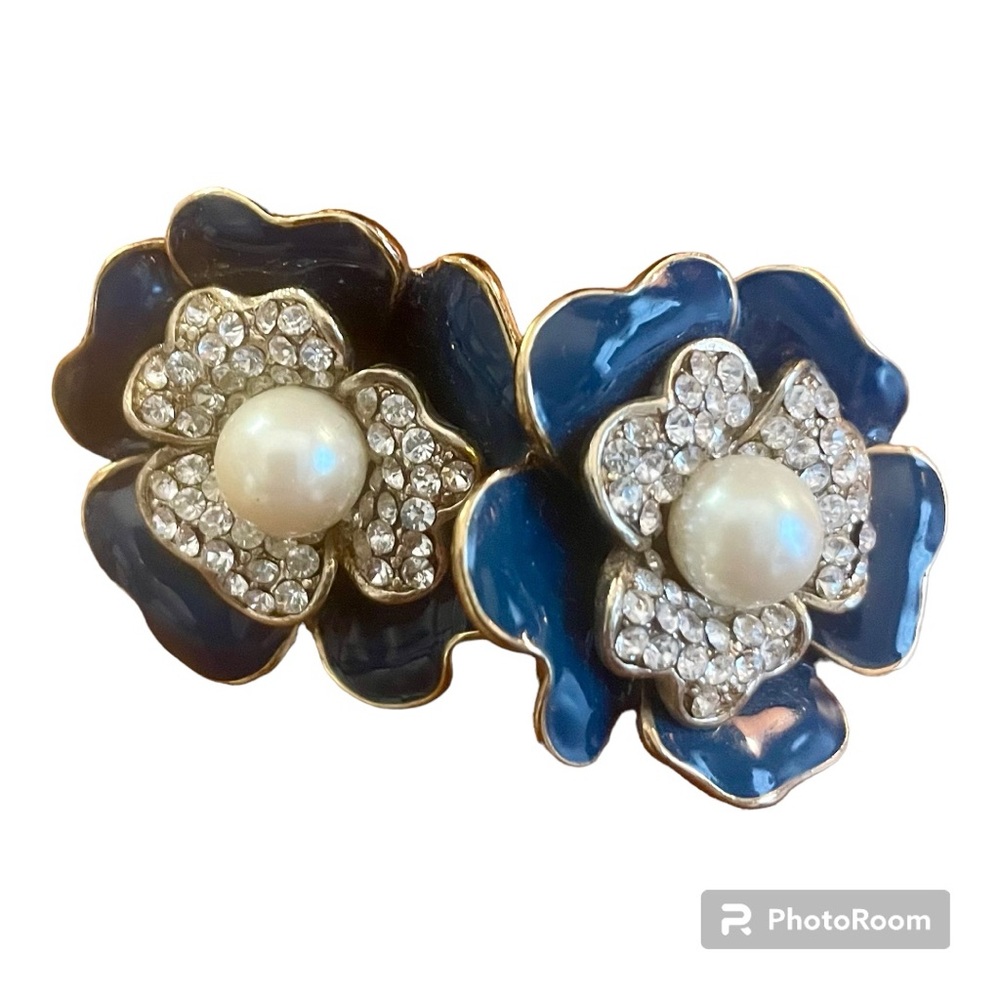 Vintage clip-on floral enamel, pearl and rhinestones earrings - navy blue - EUC